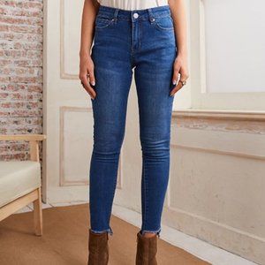 Suzanne Betro Dark Wash Harper Mid-Rise Skinny Jeans (Size 8) NWT